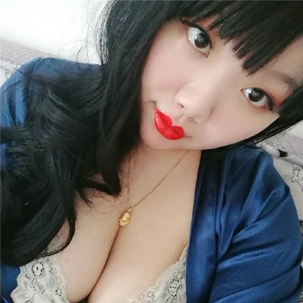 胸大，36D啊